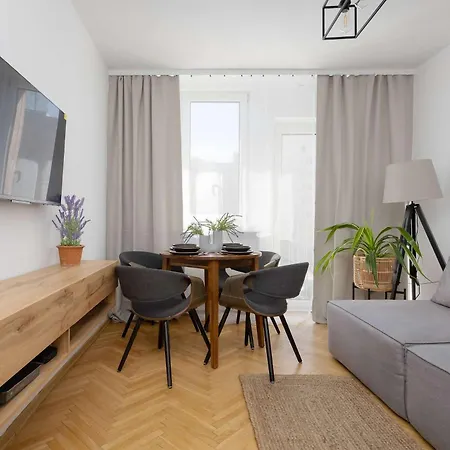 Cozy Near Zlote Tarasy By Renters Warszawa