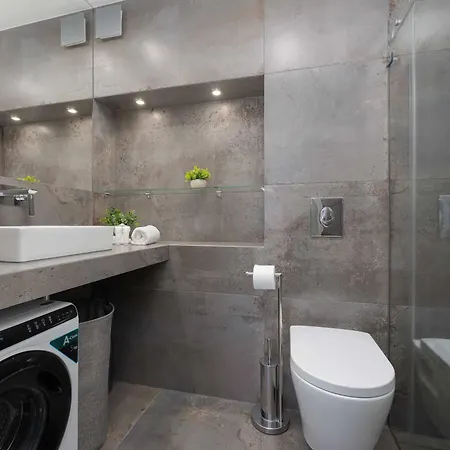 Cozy Near Zlote Tarasy By Renters Daire *